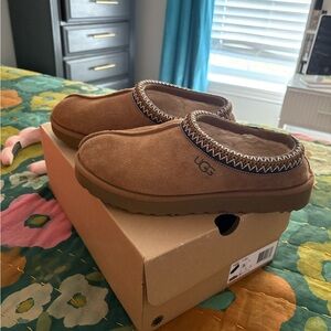 UGG Kids Tan Slippers with Patterned Trim